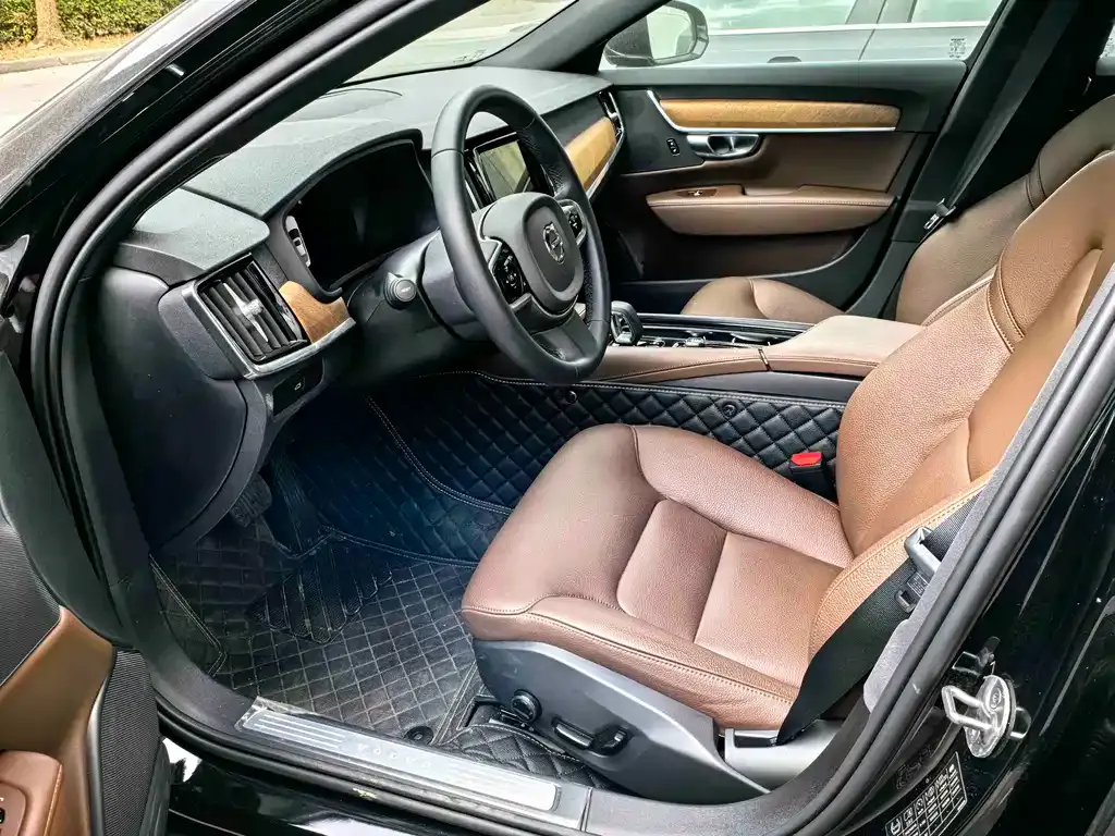 Volvo S90 2025 из CN, фото 4
