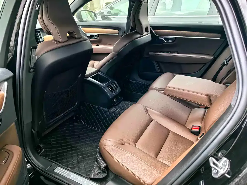Volvo S90 2025 из CN, фото 2