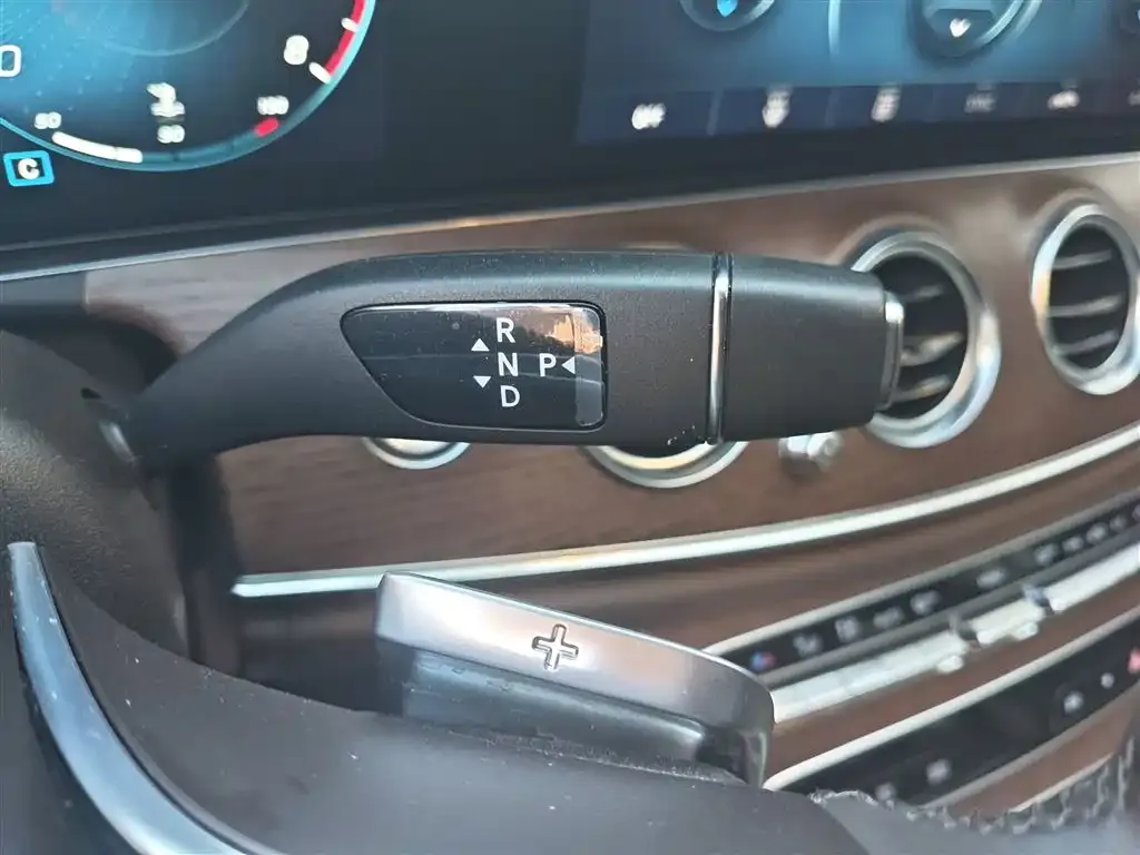 Mercedes-Benz E-Class 2023 из CN, фото 2
