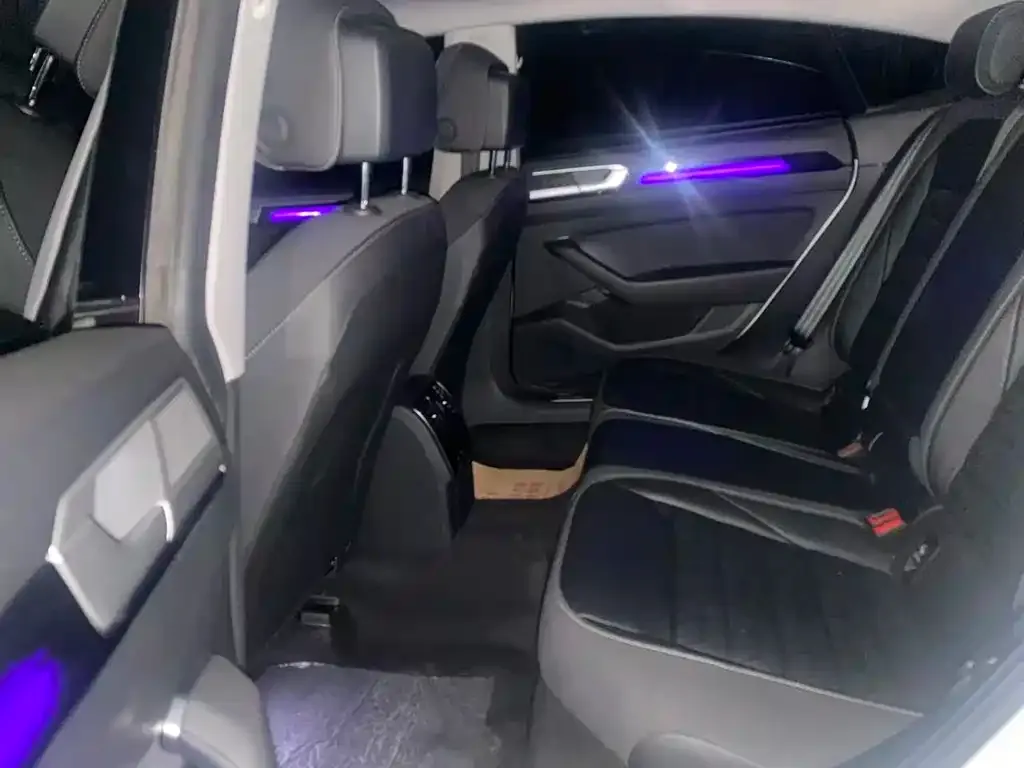 Volkswagen CC 2023 из CN, фото 3
