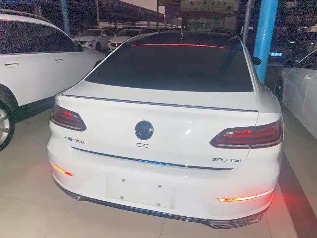 Volkswagen CC 2023 из CN, фото 4