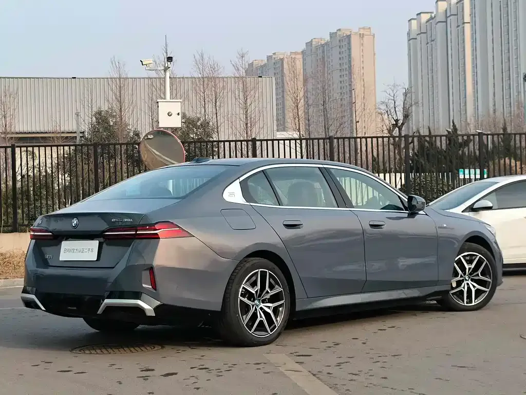 BMW i5 2024 из CN, фото 3