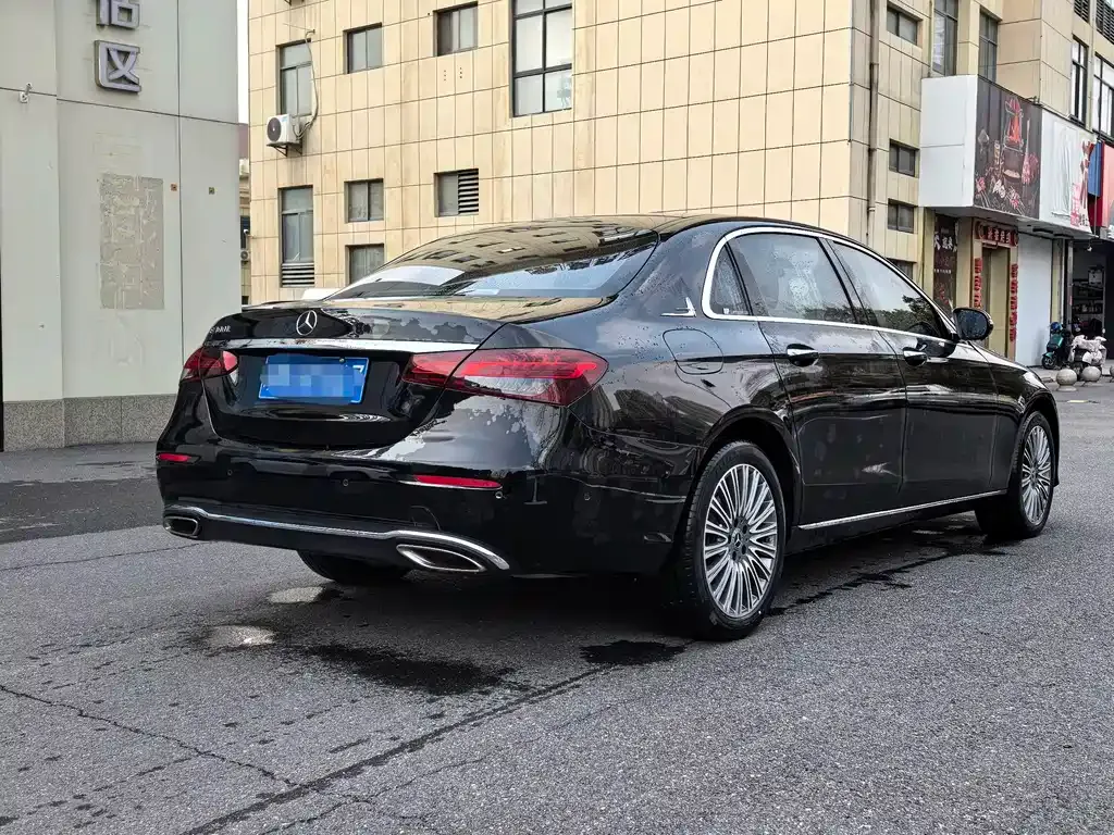 Mercedes-Benz E-Class — фото 10