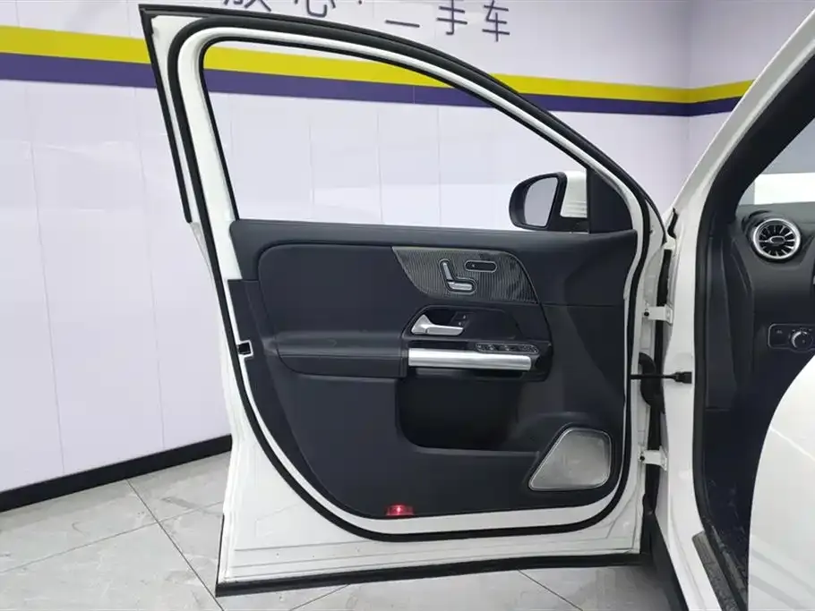 Mercedes-Benz GLA 2023 из CN, фото 8