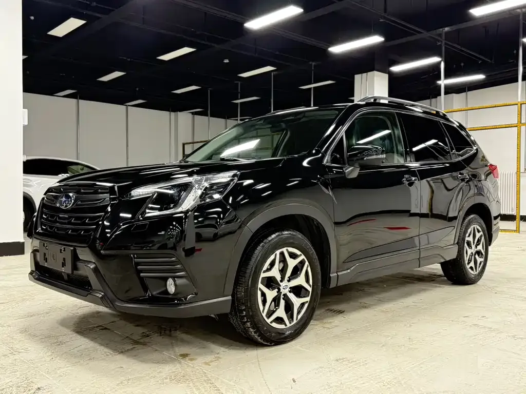 Subaru Forester — фото 1