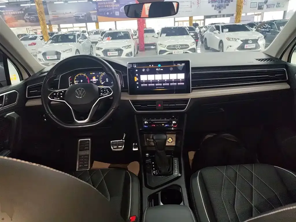 Volkswagen Tiguan L 2023 из CN, фото 8