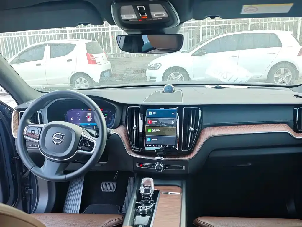 Volvo XC60 PHEV 2023 из CN, фото 6