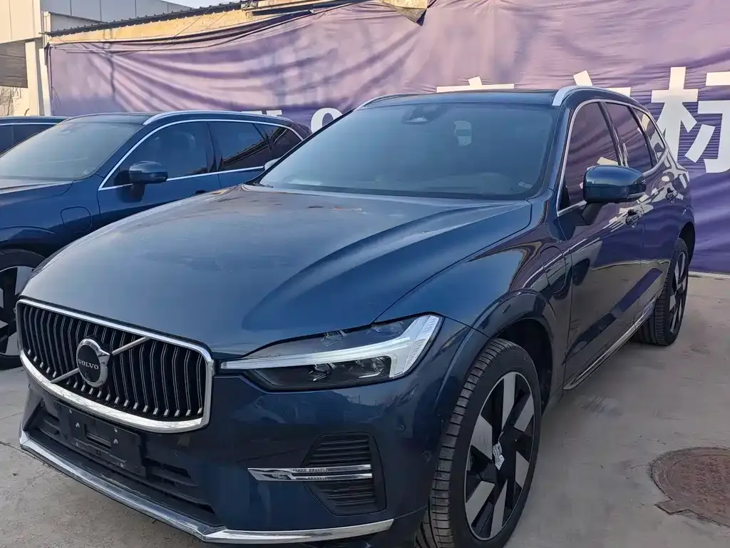 Volvo XC60 PHEV 2023 из CN, фото 2