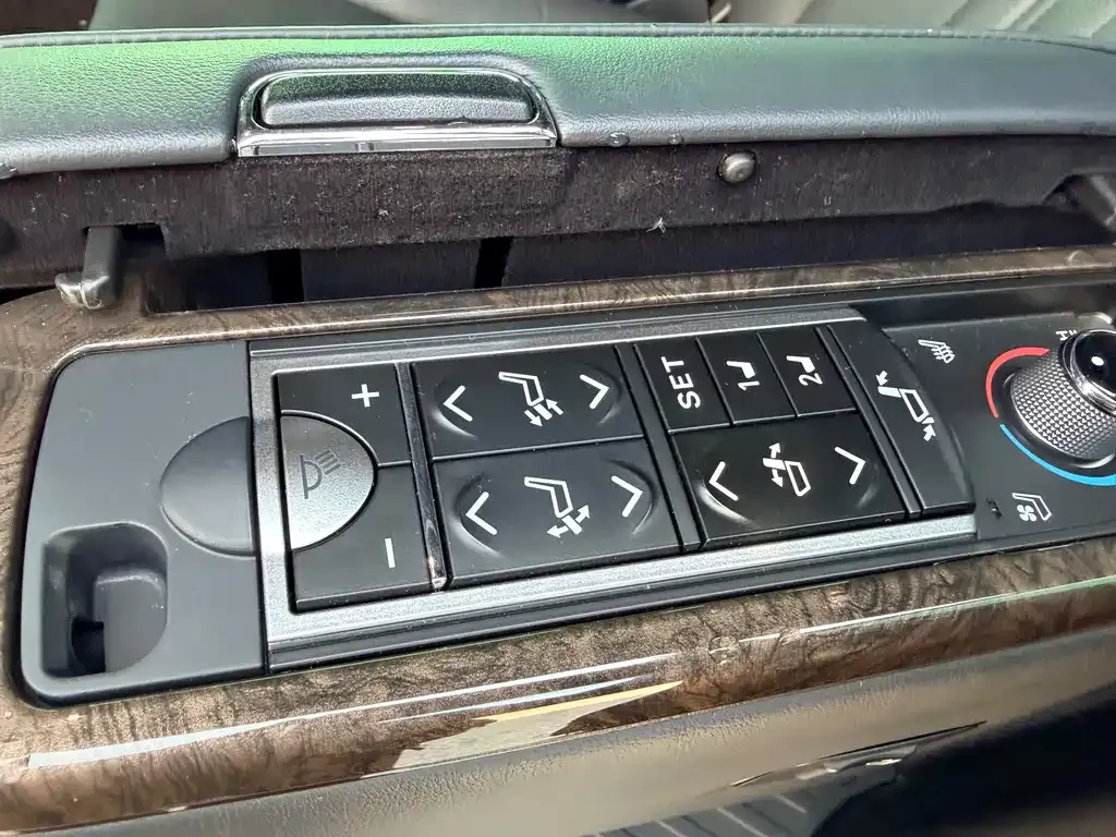 Toyota Alphard — фото 10