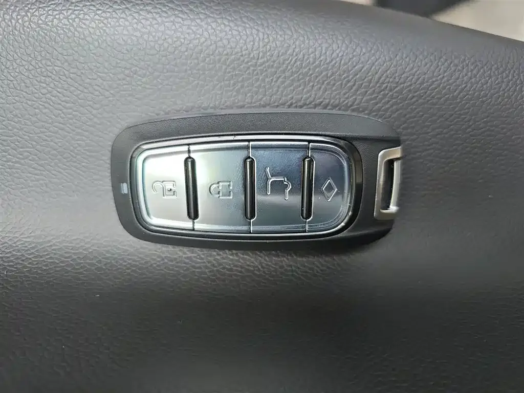 Chevrolet Malibu XL — фото 10