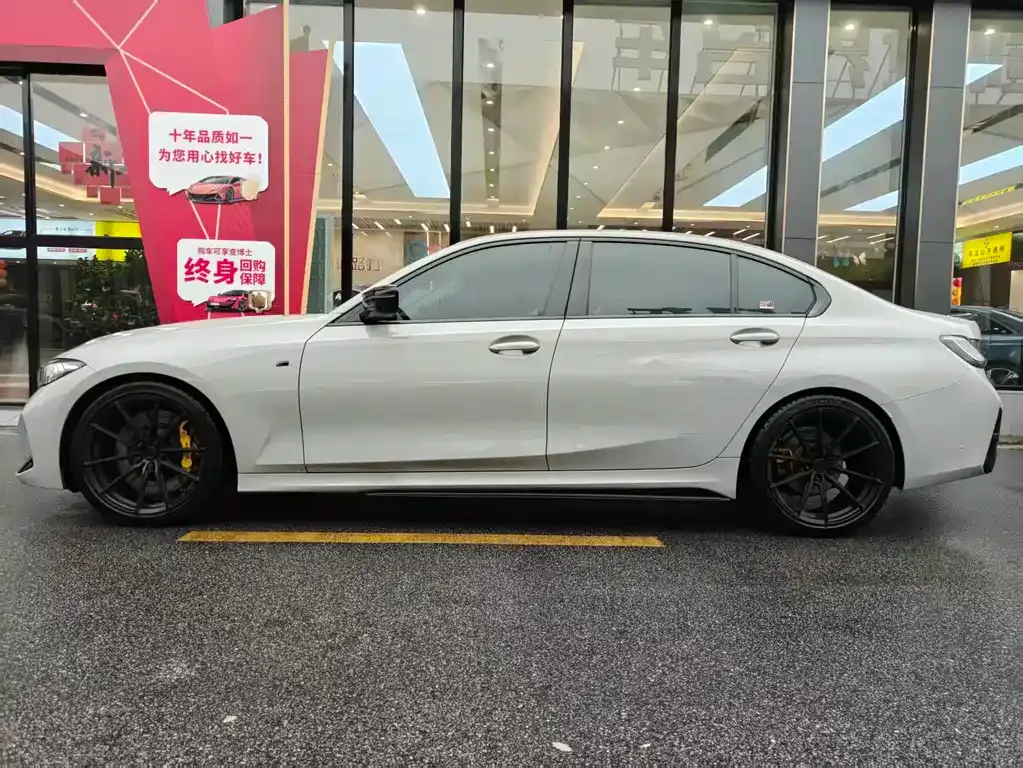 BMW 3 Series 2024 из CN, фото 2