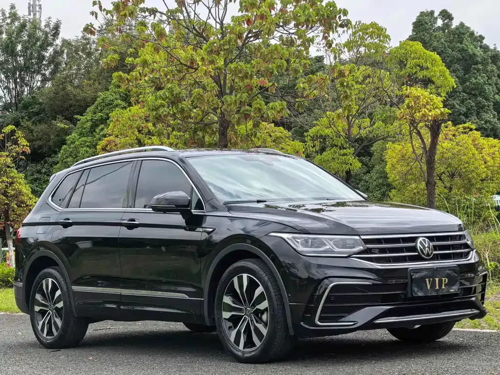 Volkswagen Tiguan L — фото 7