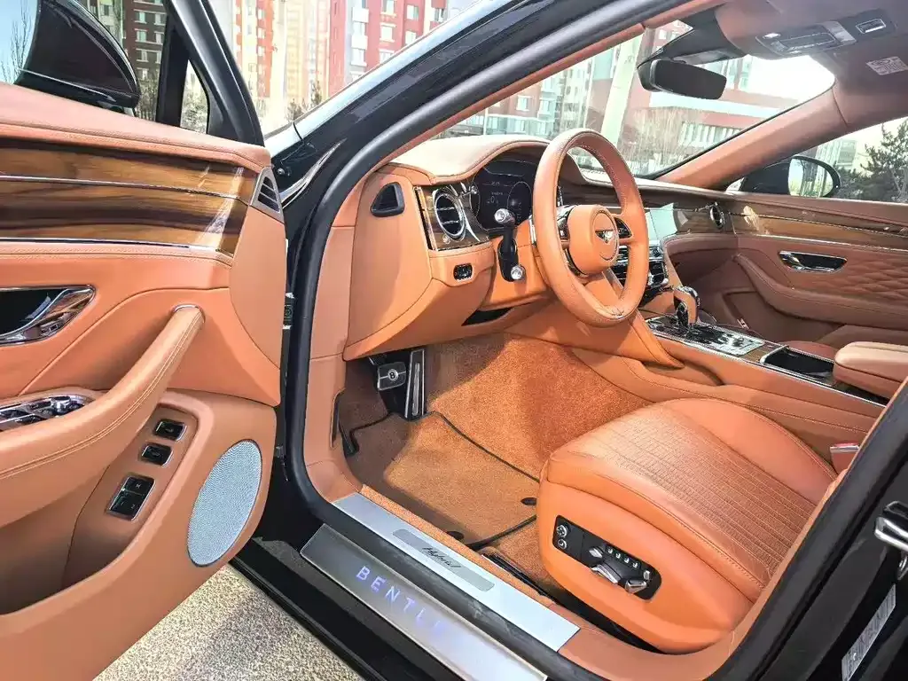 Bentley Flying Spur PHEV 2023 из CN, фото 10
