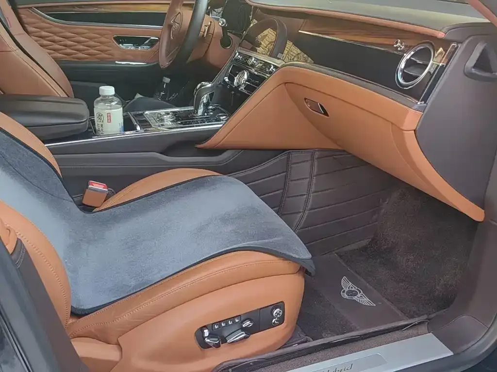 Bentley Flying Spur PHEV 2023 из CN, фото 8
