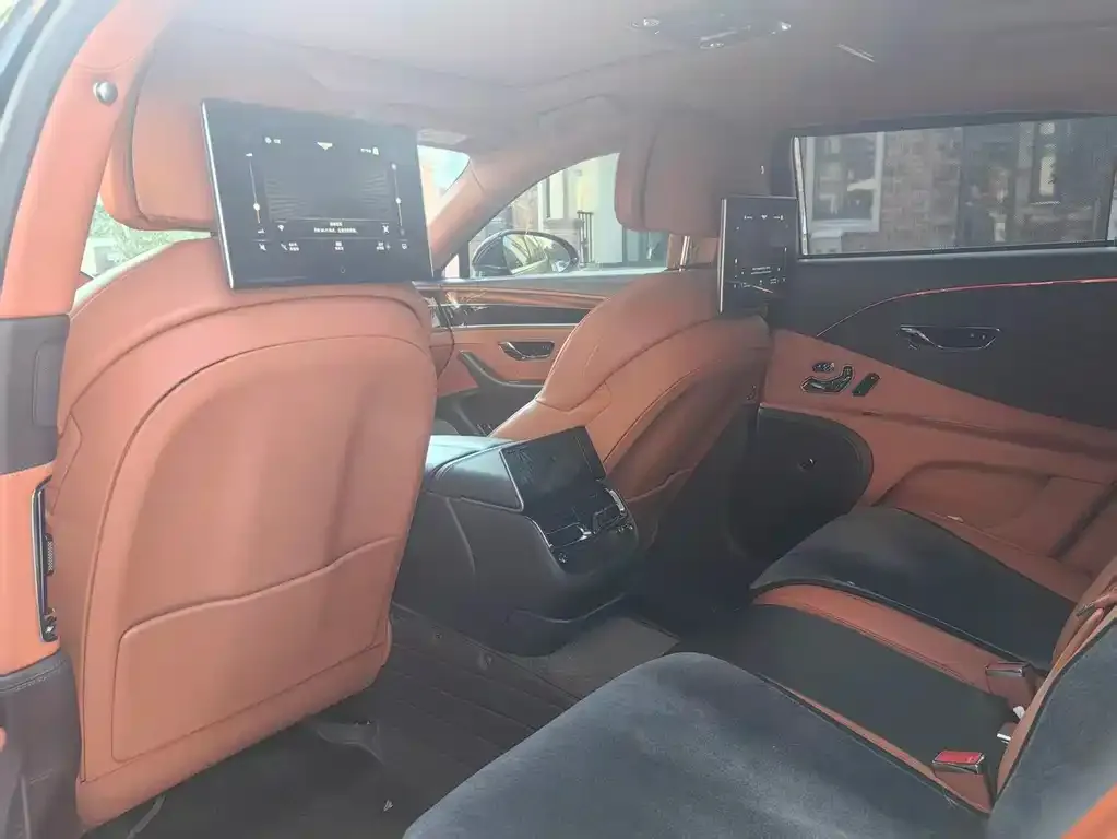 Bentley Flying Spur PHEV 2023 из CN, фото 3