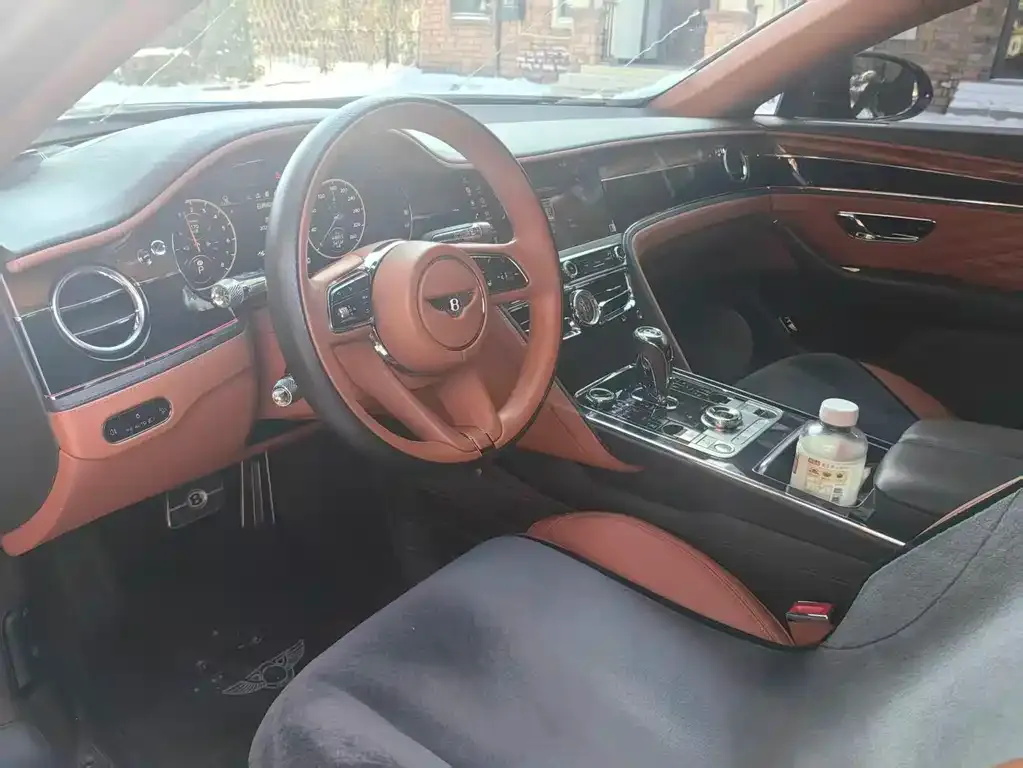 Bentley Flying Spur PHEV 2023 из CN, фото 5
