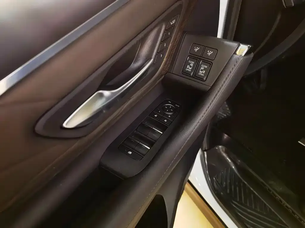 Toyota Alphard 2024 из CN, фото 3
