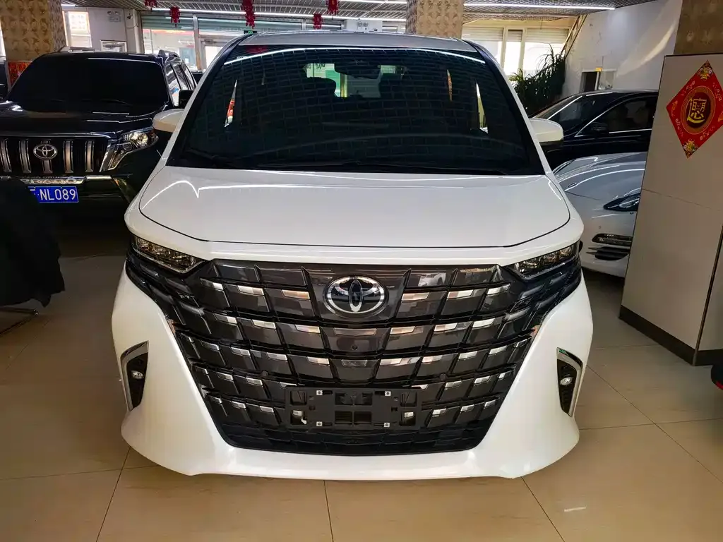 Toyota Alphard 2024 из CN, фото 8