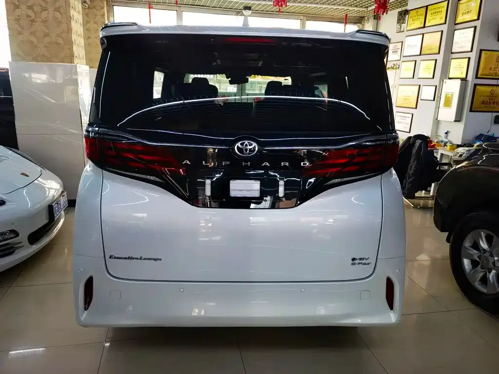 Toyota Alphard 2024 из CN, фото 4