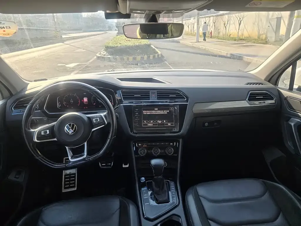 Volkswagen Tiguan L 2021 из CN, фото 3