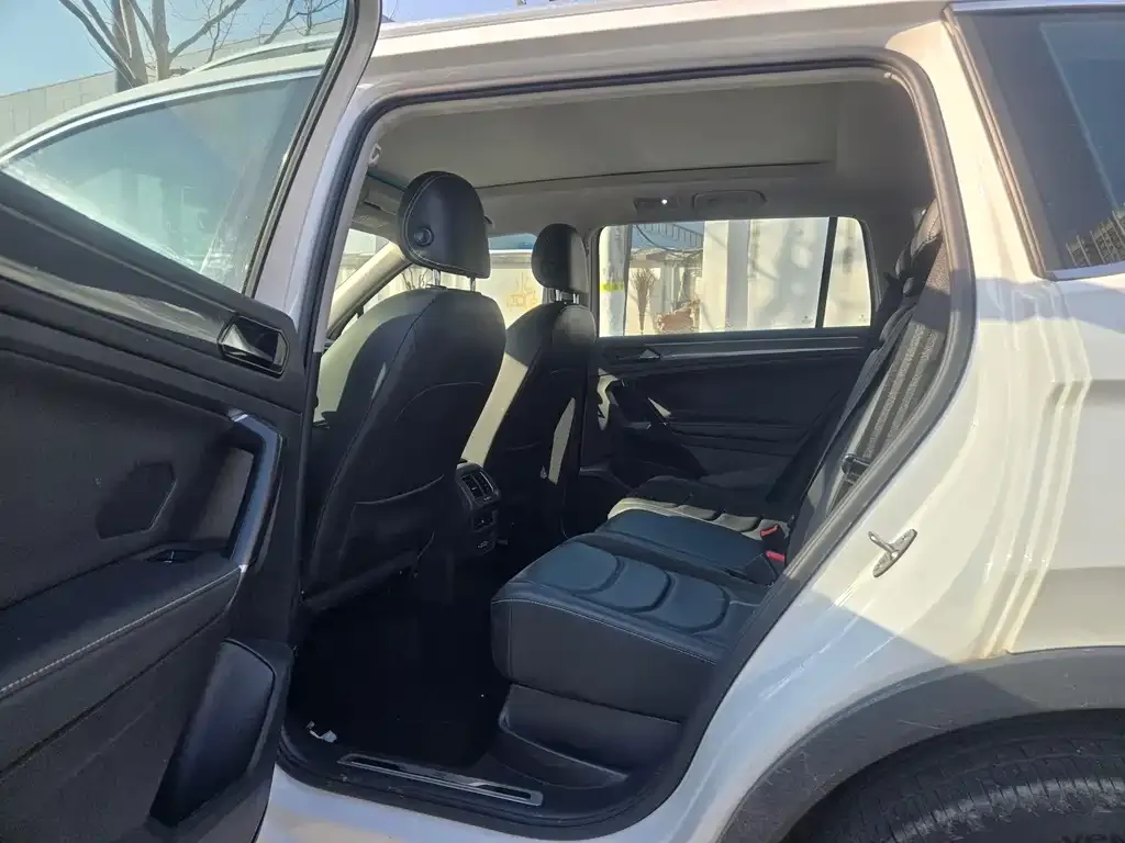 Volkswagen Tiguan L 2021 из CN, фото 6