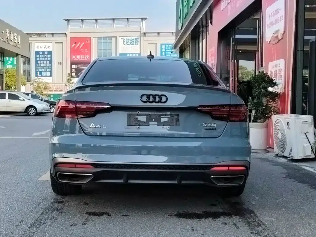Audi A4L 2023 из CN, фото 8