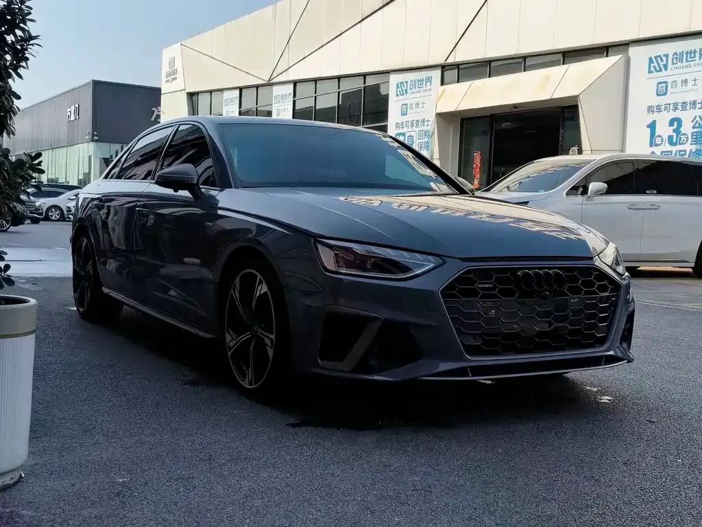 Audi A4L 2023 из CN, фото 2