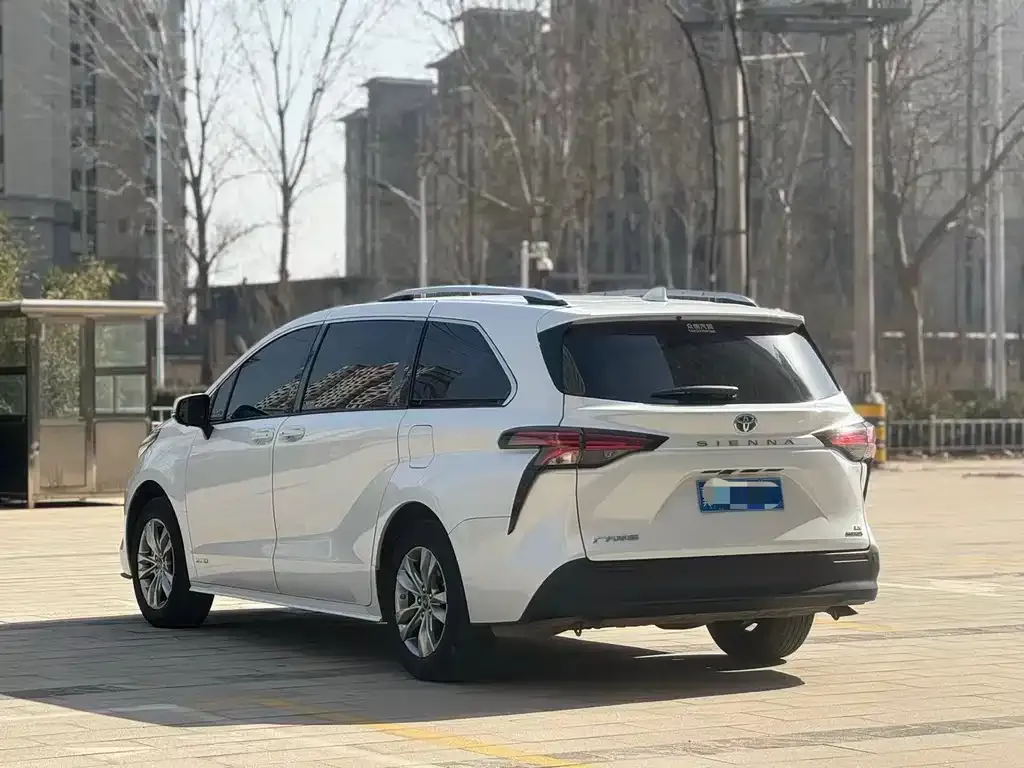 Toyota Sienna 2023 из CN, фото 6