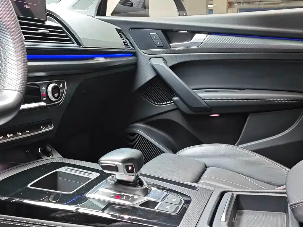 Audi Q5L 2022 из CN, фото 4
