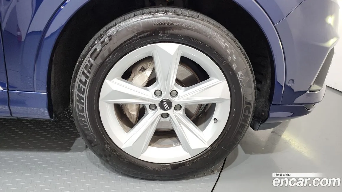Audi Q7 2022 из KR, фото 10