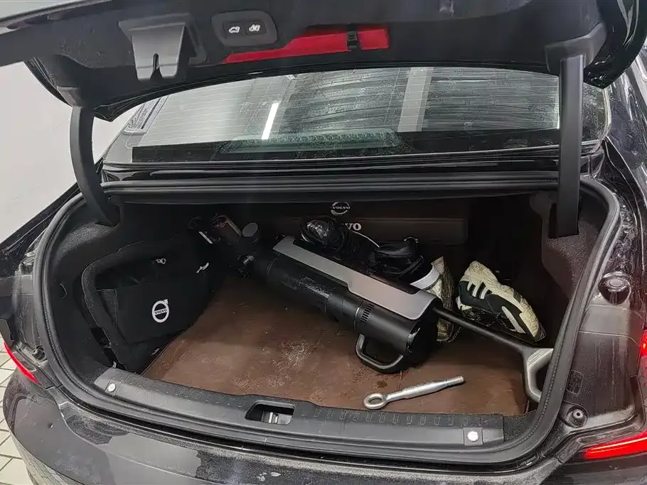 Volvo S90 2023 из CN, фото 5