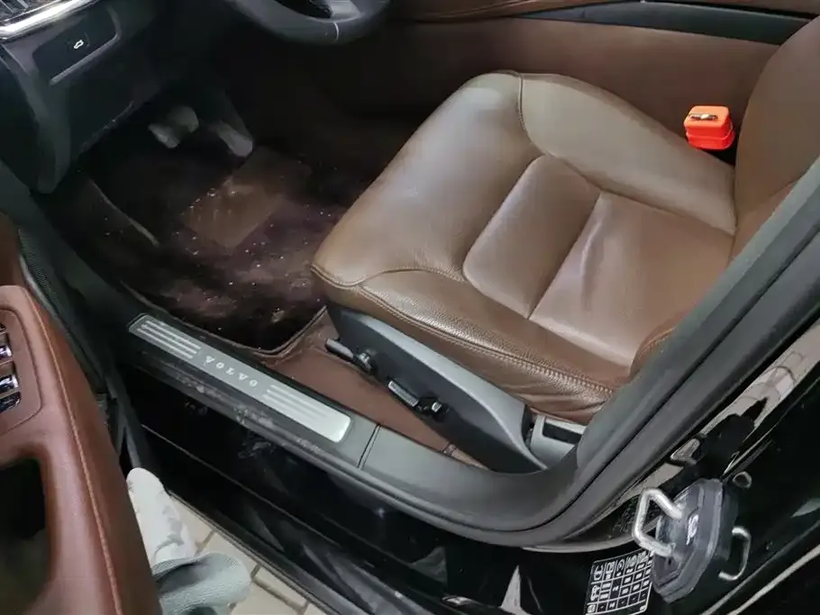 Volvo S90 2023 из CN, фото 2