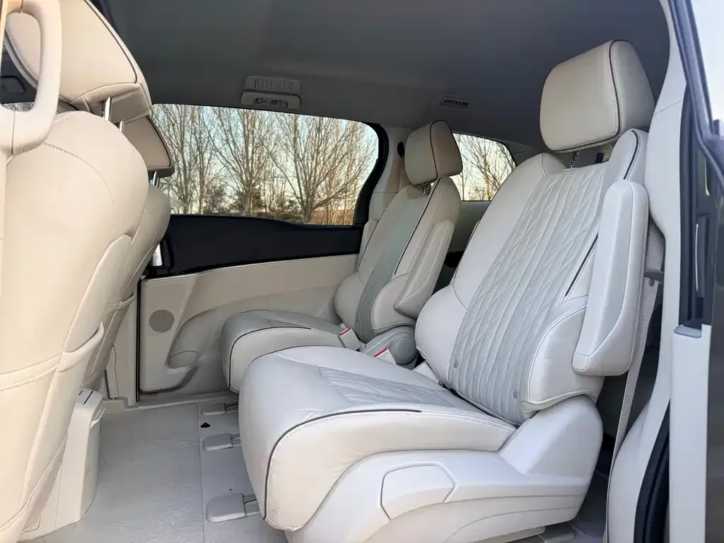 Buick GL8 2022 из CN, фото 3