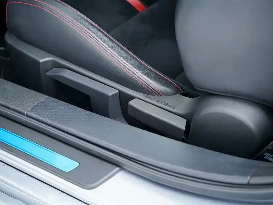Subaru BRZ 2023 из CN, фото 9