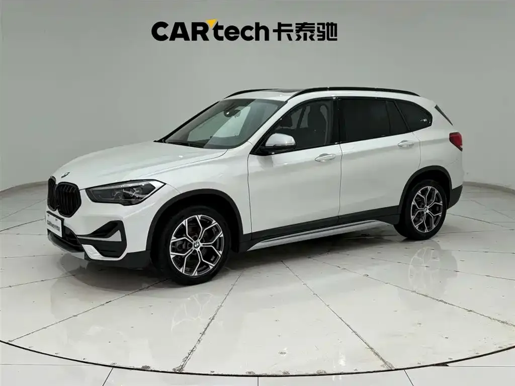 BMW X1 — фото 1