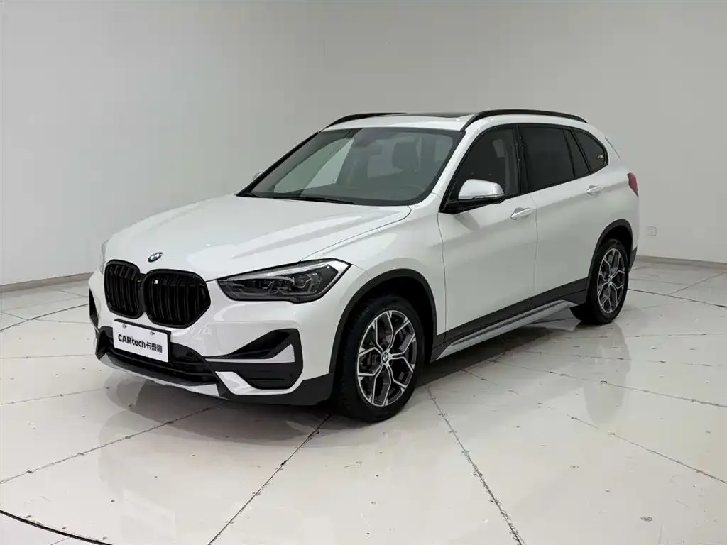 BMW X1 — фото 9