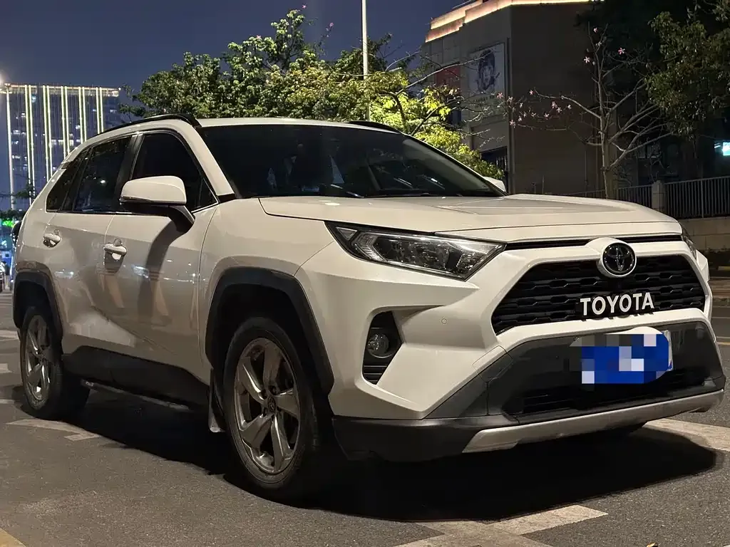 Toyota RAV4 — фото 2