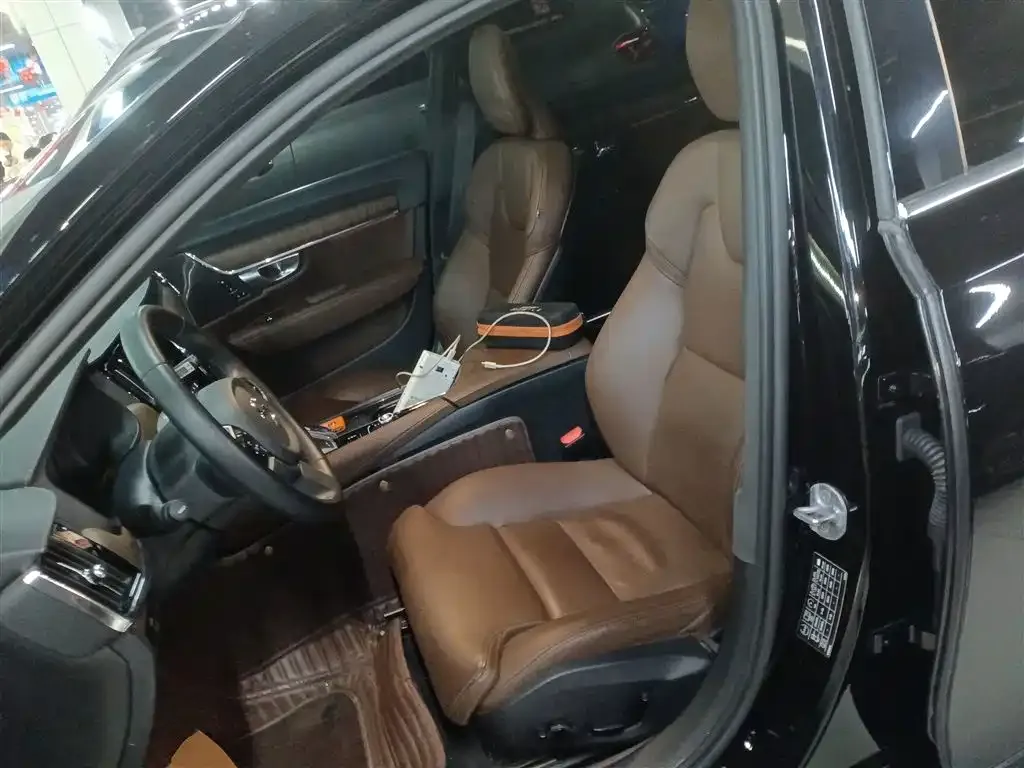 Volvo S90 2023 из CN, фото 4