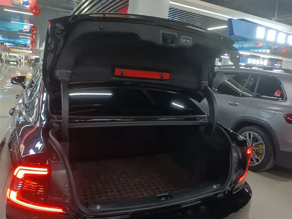 Volvo S90 2023 из CN, фото 8