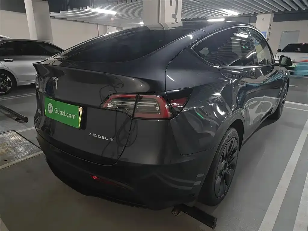 Tesla Model Y — фото 3