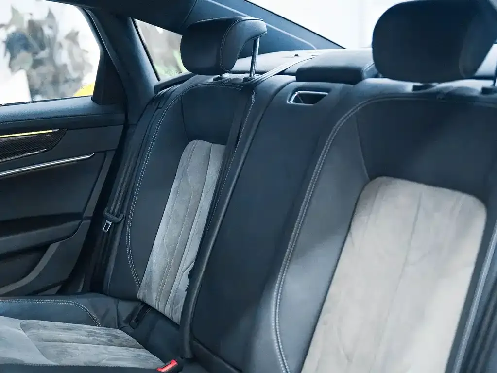 Audi A6L 2021 из CN, фото 5