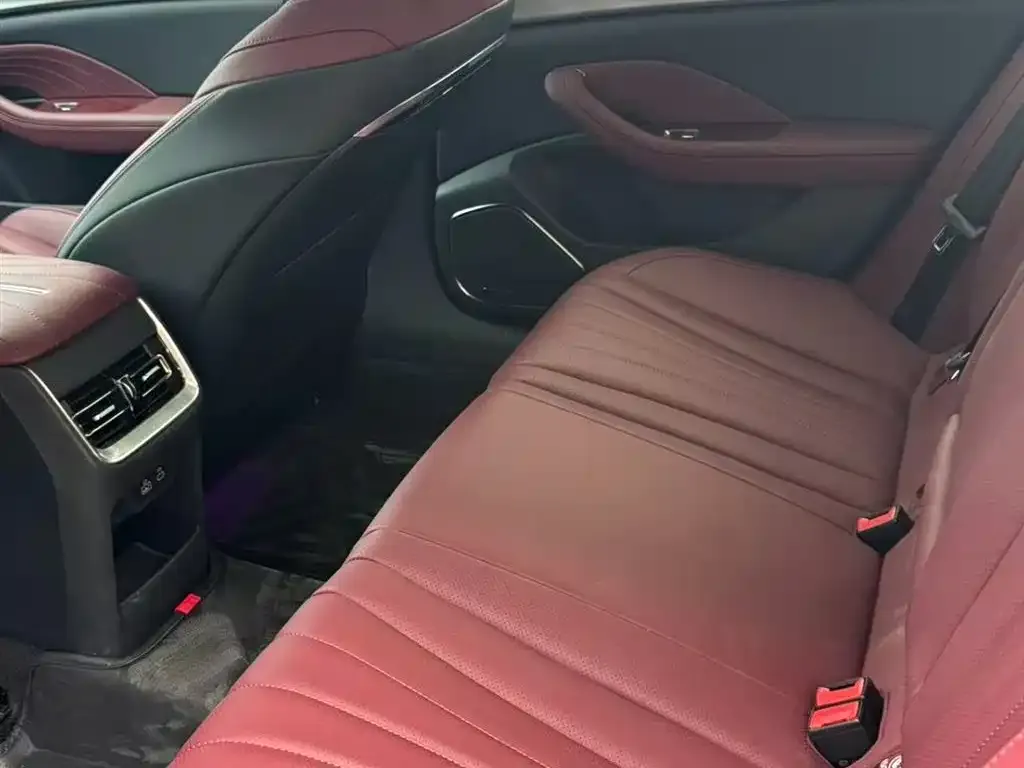 Hongqi H5 2023 из CN, фото 2