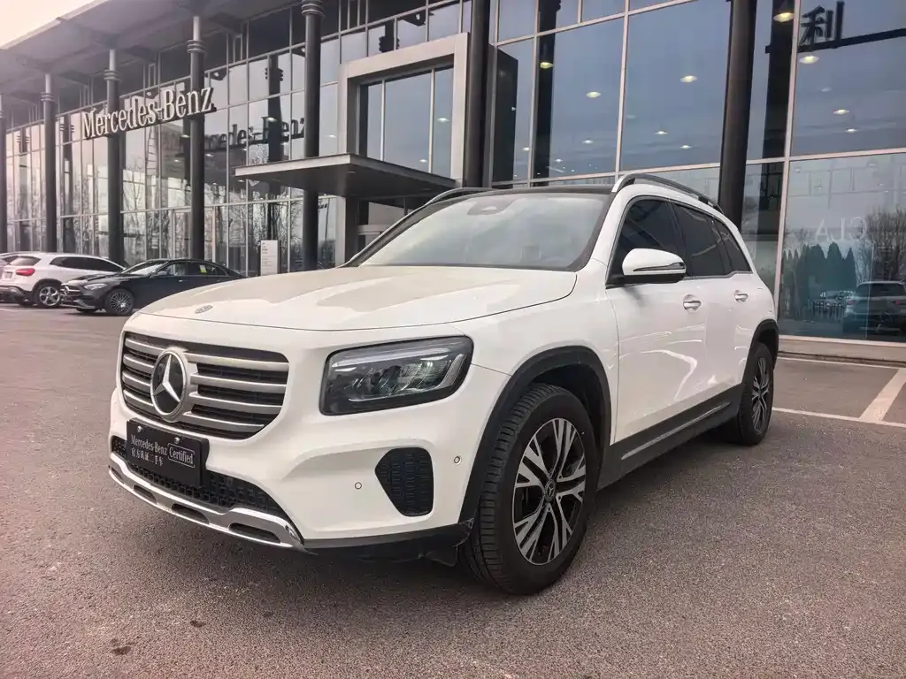 Mercedes-Benz GLB — фото 1