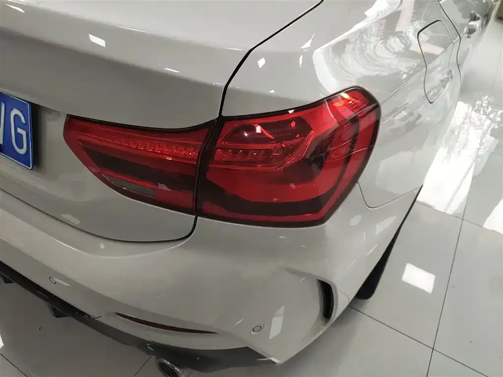 BMW 1 Series 2021 из CN, фото 9