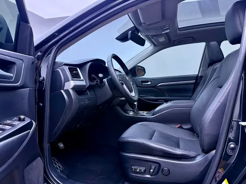 Toyota Highlander 2021 из CN, фото 10
