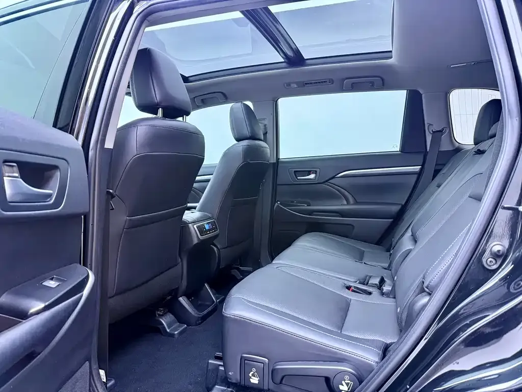 Toyota Highlander 2021 из CN, фото 3