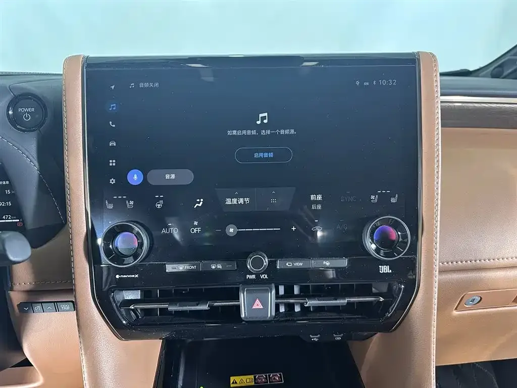 Toyota Alphard — фото 3