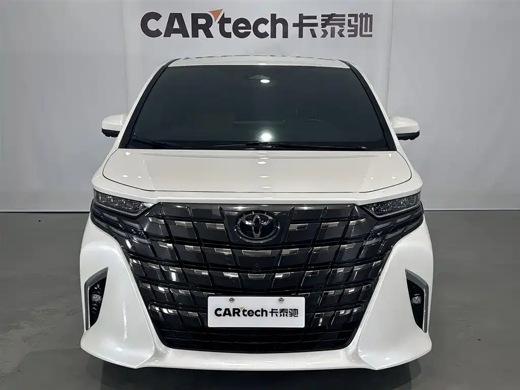 Toyota Alphard — фото 7
