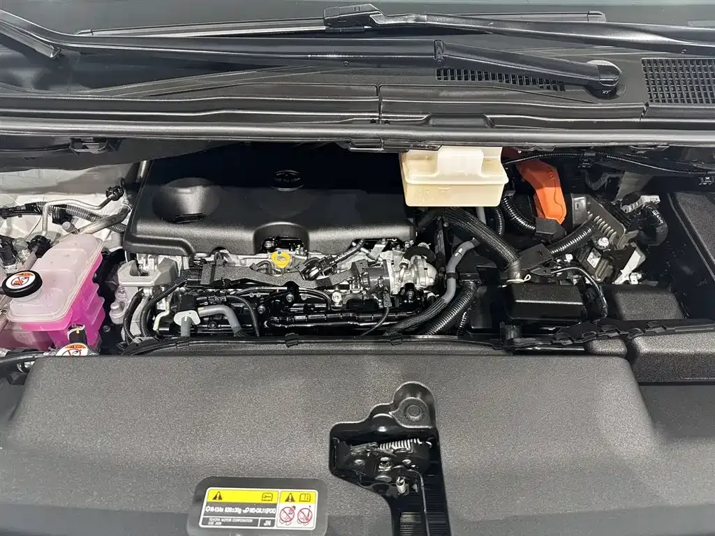Toyota Alphard — фото 10