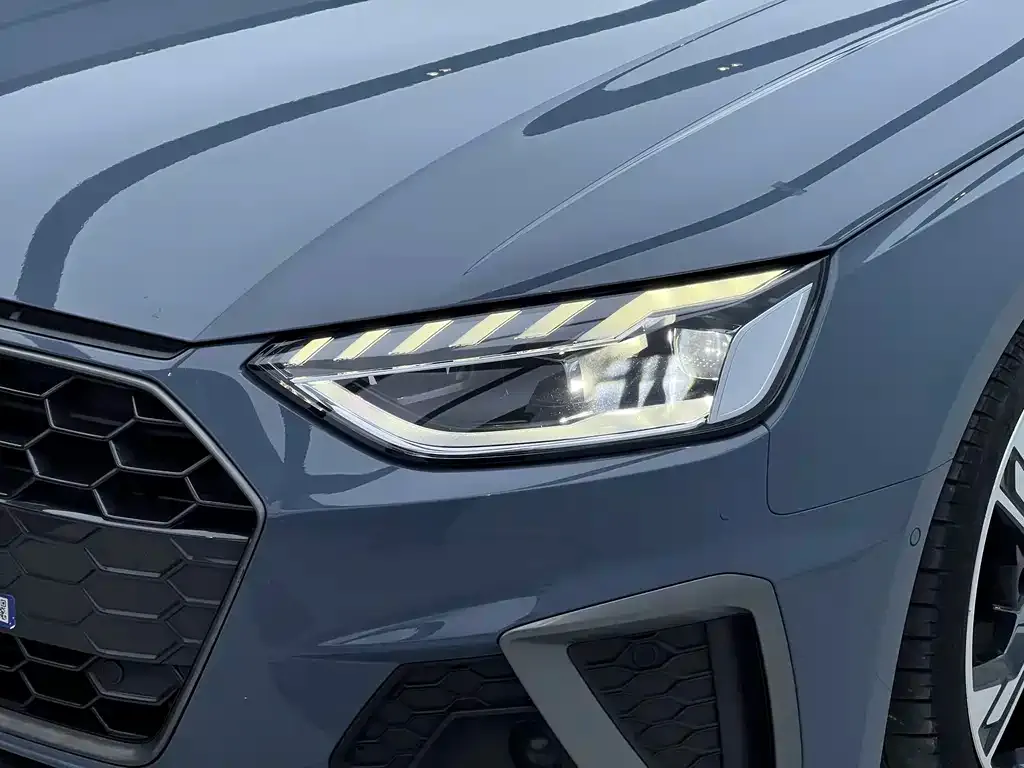 Audi A4L 2022 из CN, фото 5